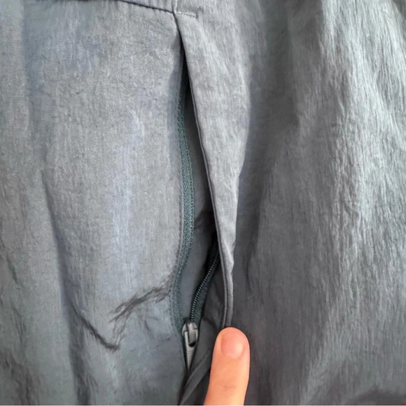 Lululemon Non-Stop water resistant Bomber Jacket in a teal green Size: - Picture 5 of 8